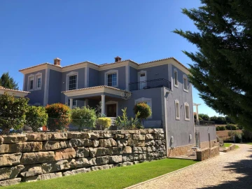 Moradia T4 para Venda em Loule (São Clemente)