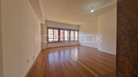 Apartamento T3 para Arrendamento em União das Freguesias de Setúbal