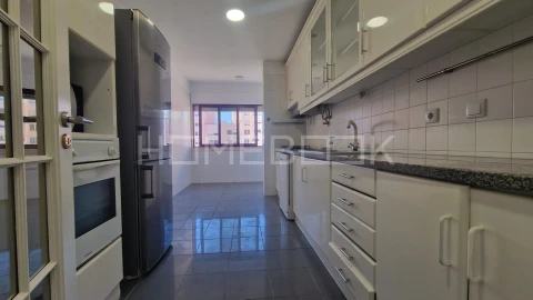 Apartamento T3 para Arrendamento em União das Freguesias de Setúbal