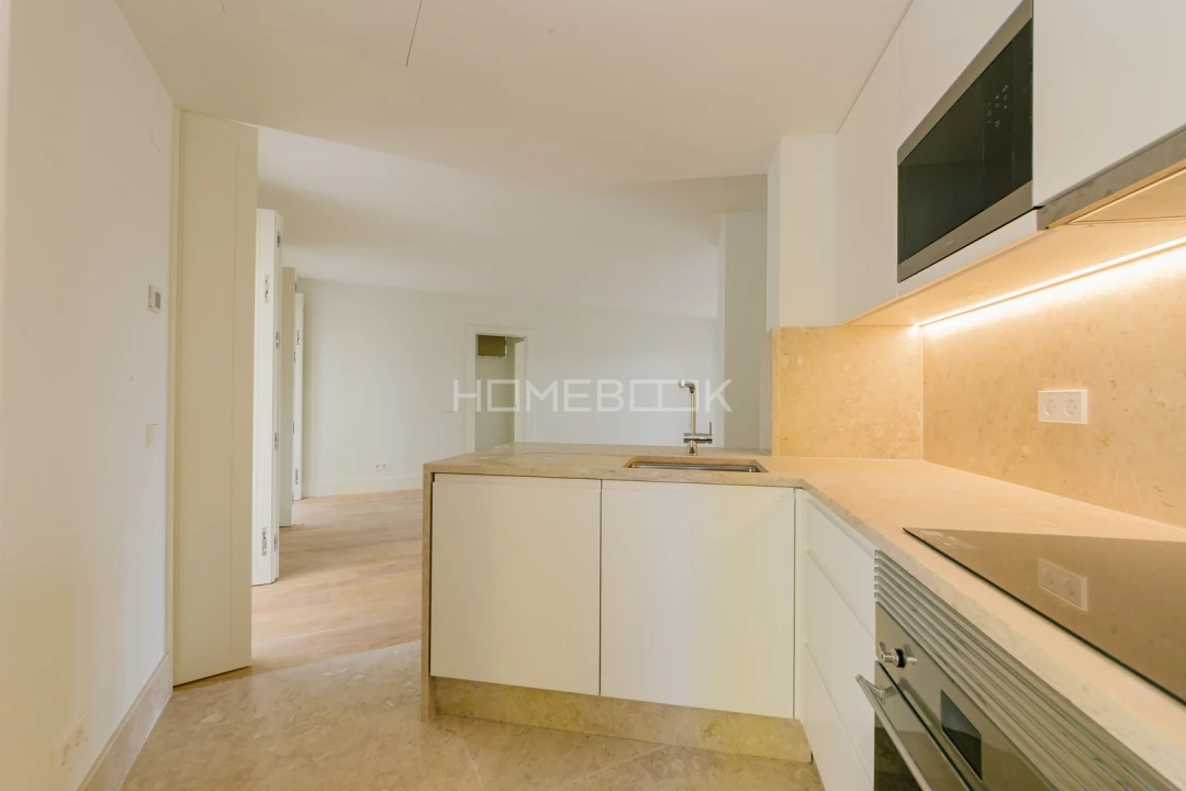 Apartamento T1 para Venda em Santo António Foto 7