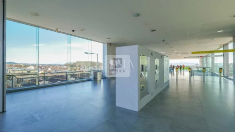 Apartamento T4 para Venda em Campanhã