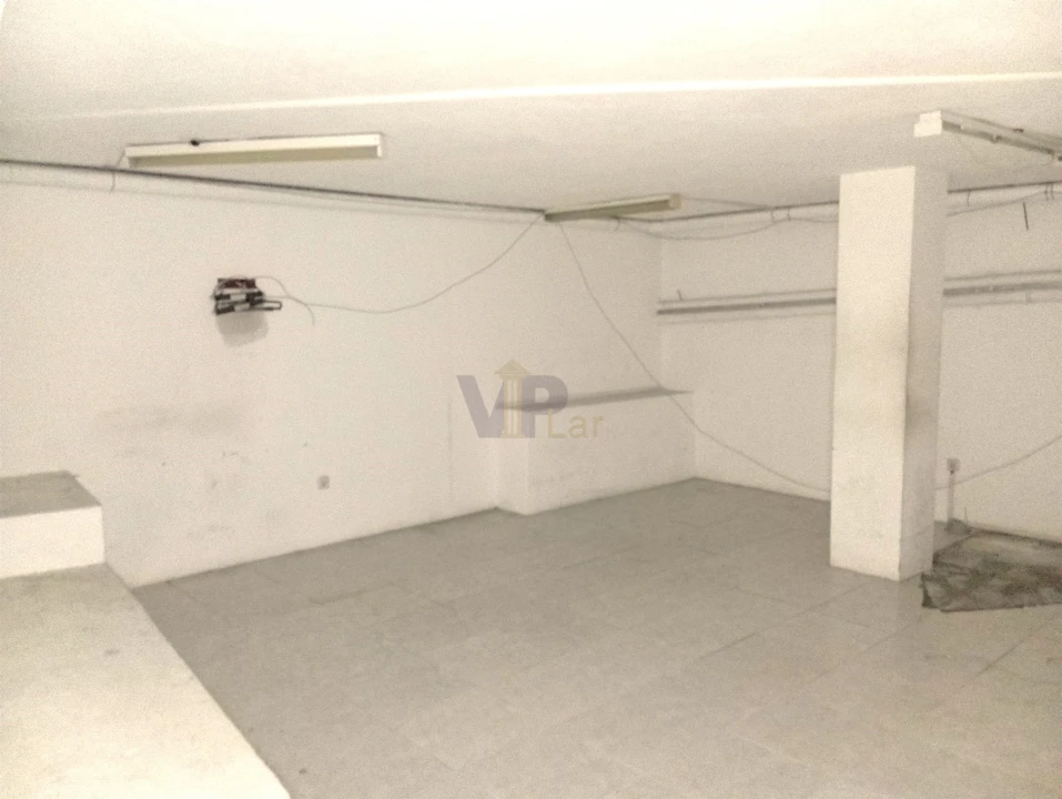 Loja para Arrendamento em Paranhos Foto 28