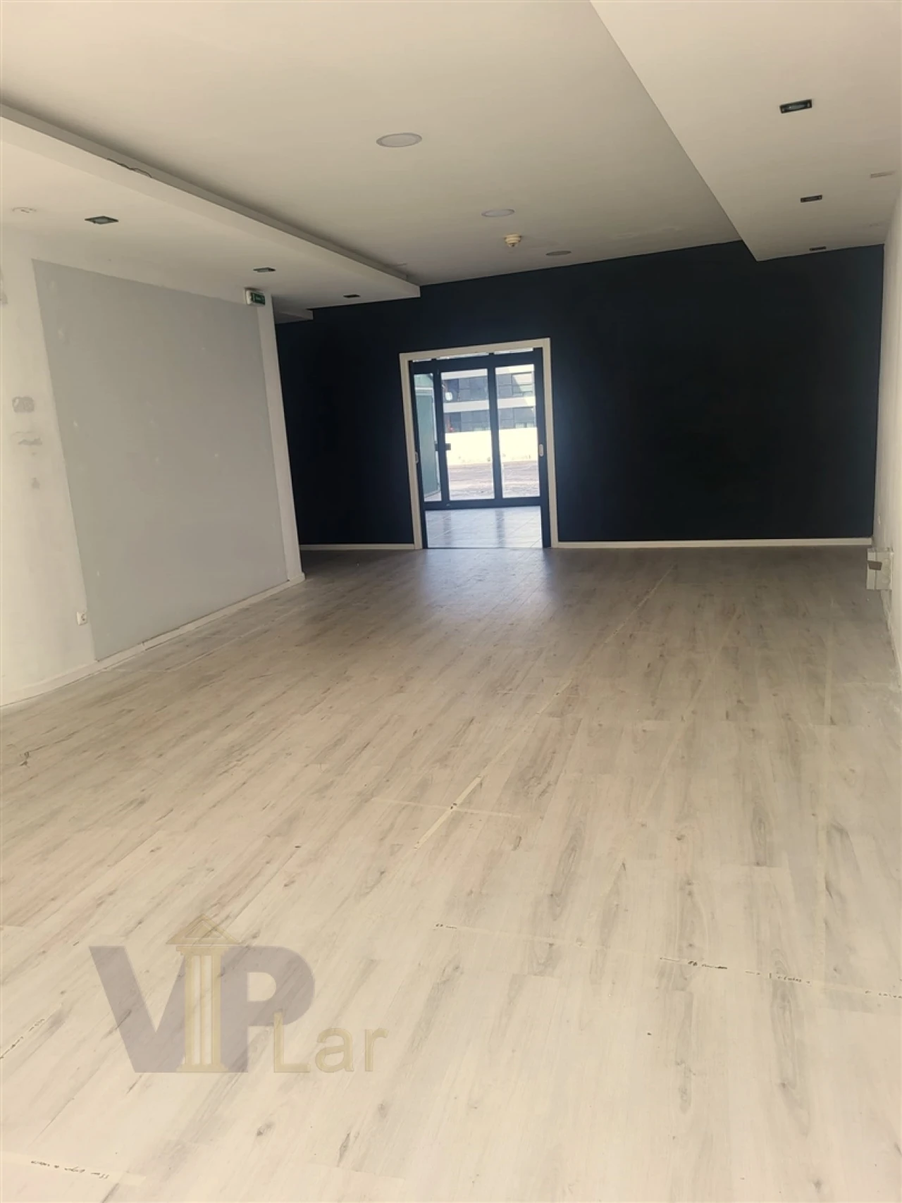 Loja para Arrendamento em Paranhos Foto 5