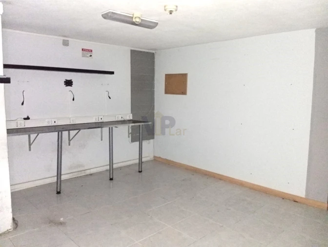 Loja para Arrendamento em Paranhos Foto 26