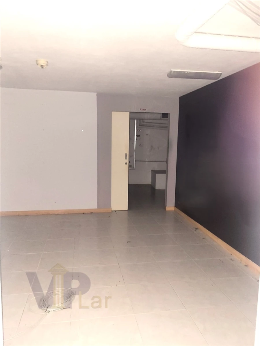 Loja para Arrendamento em Paranhos Foto 19