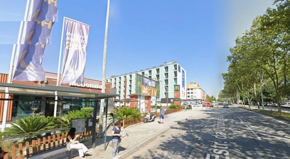 Loja para Arrendamento em Paranhos Foto 13