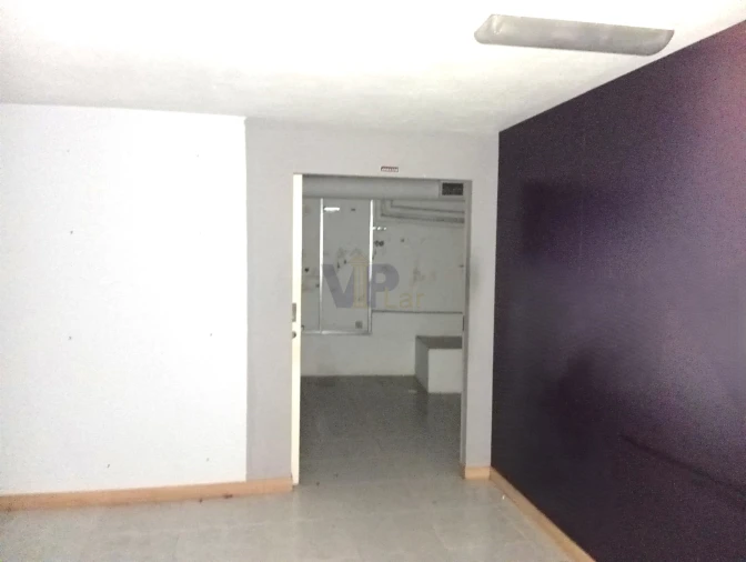 Loja para Arrendamento em Paranhos Foto 29