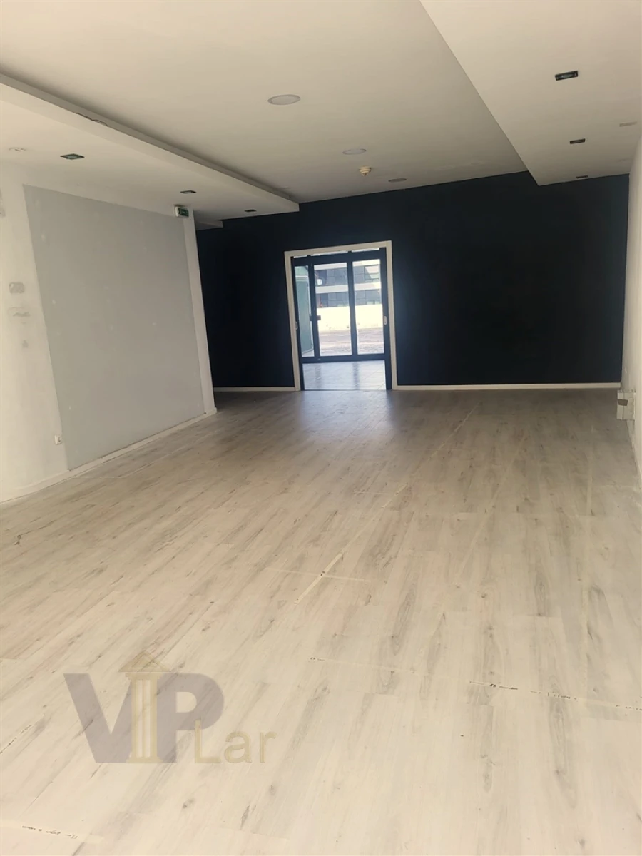 Loja para Arrendamento em Paranhos Foto 5