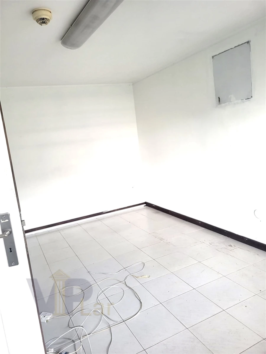 Loja para Arrendamento em Paranhos Foto 15