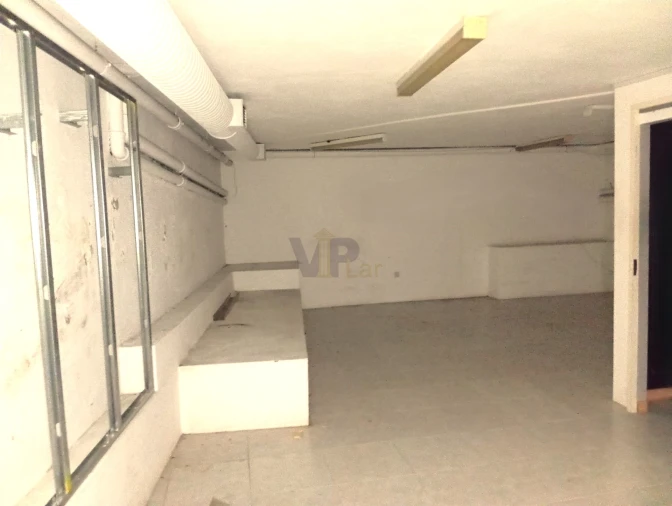 Loja para Arrendamento em Paranhos Foto 38