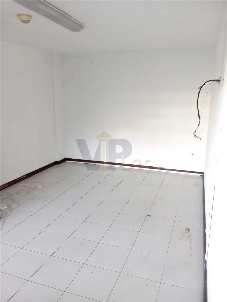 Loja para Arrendamento em Paranhos Foto 40