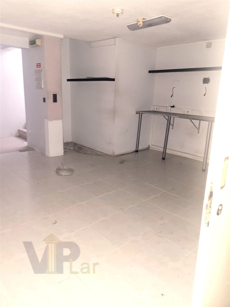 Loja para Arrendamento em Paranhos Foto 16