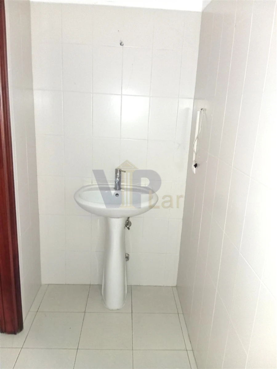 Loja para Arrendamento em Paranhos Foto 31