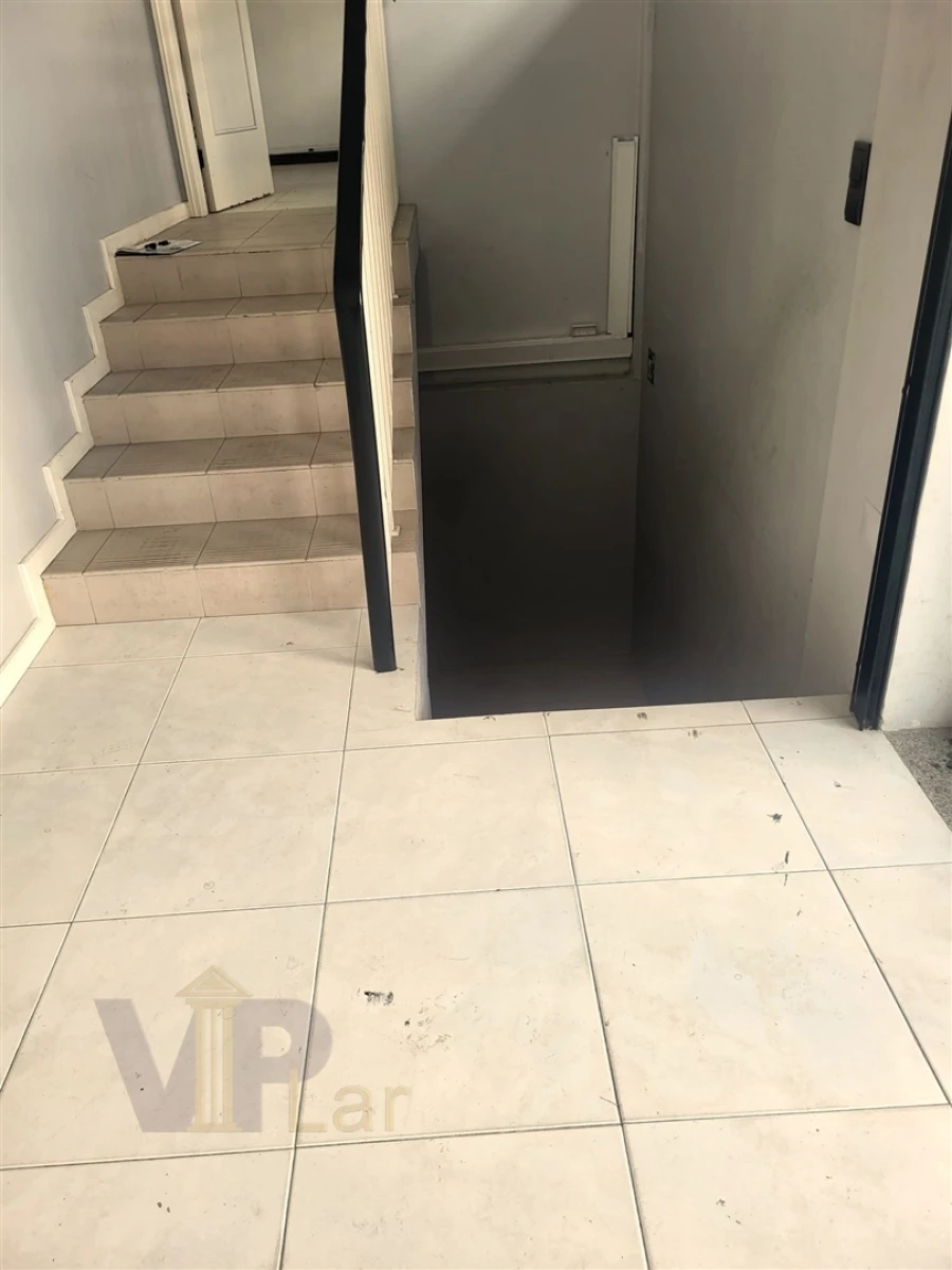 Loja para Arrendamento em Paranhos Foto 17