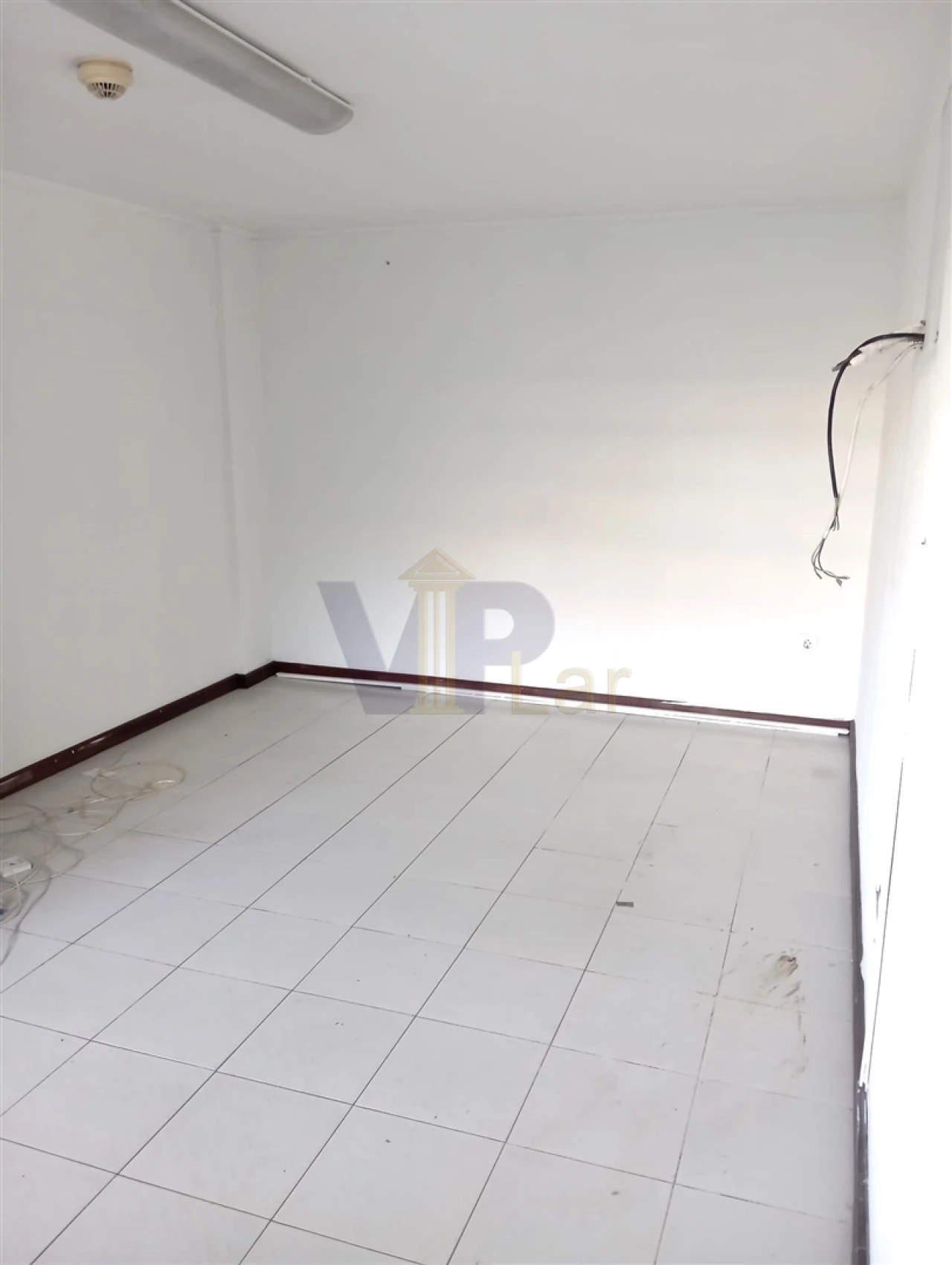 Loja para Arrendamento em Paranhos Foto 40