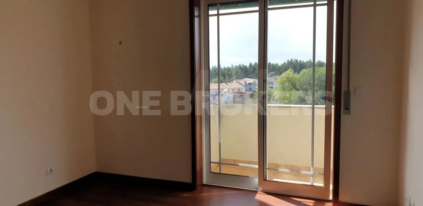 Moradia T3 para Venda em Branca Foto 10