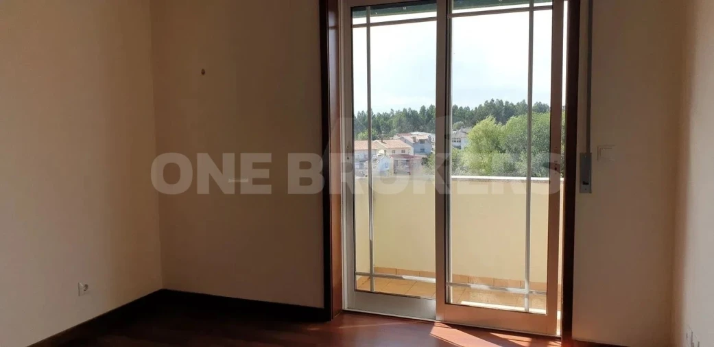 Moradia T3 para Venda em Branca Foto 10