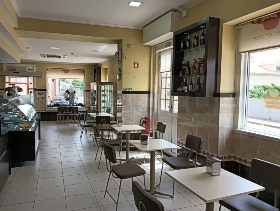 Negócio para Venda em Salreu Foto 1