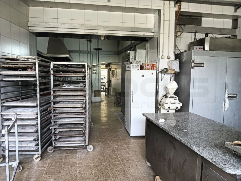 Negócio para Venda em Salreu Foto 17