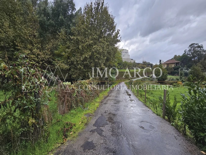 Terreno para Venda em Arco de Baúlhe e Vila Nune Foto 3