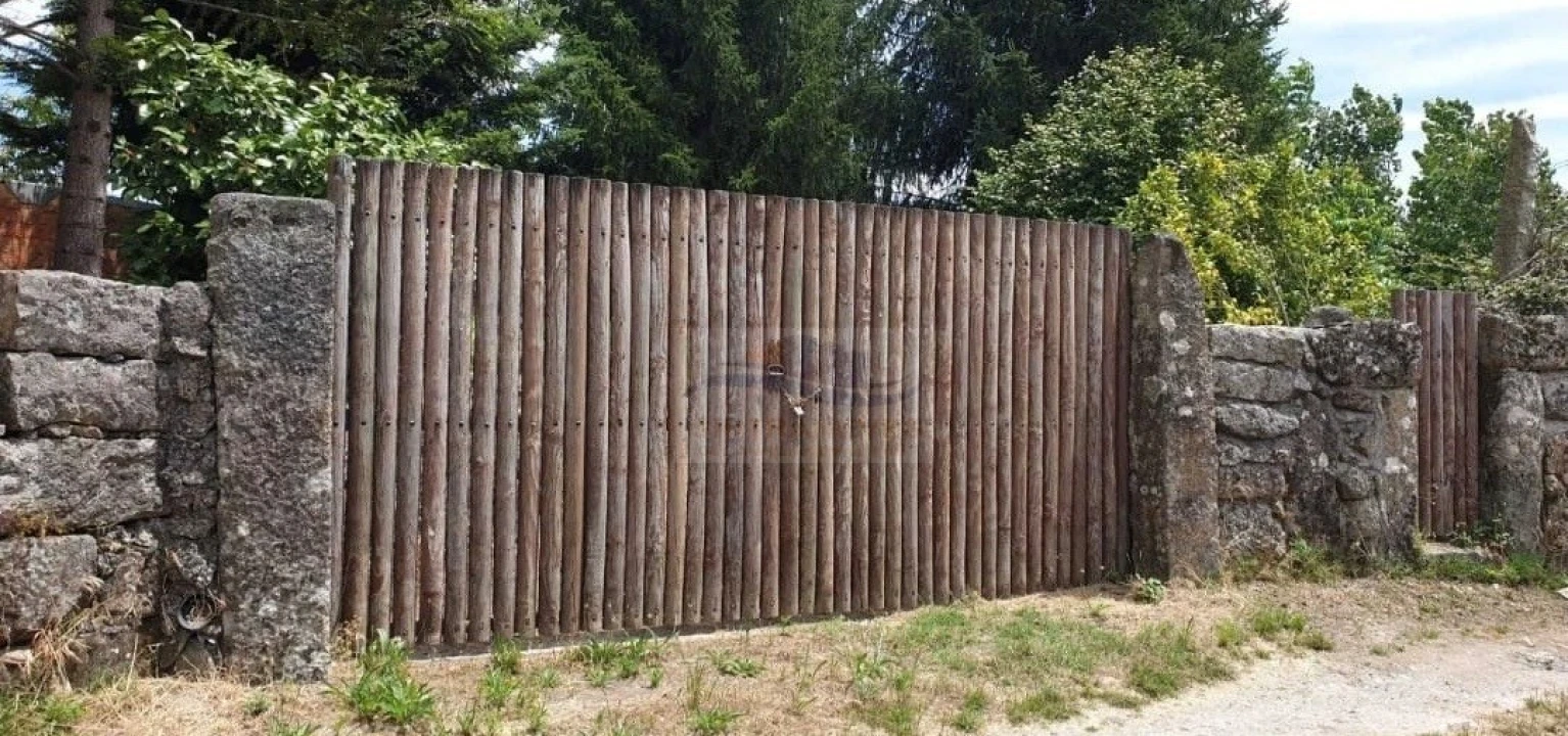 Terreno para Venda em Vilar de Besteiros e Mosteiro de Fráguas Foto 1