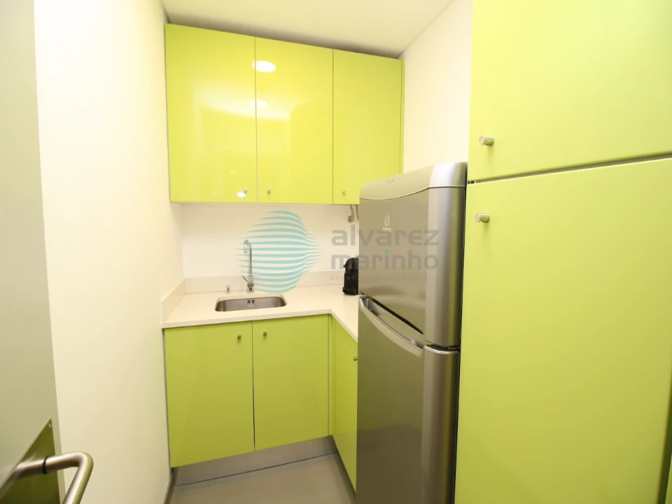 Escritório para Arrendamento em Santa Maria, São Pedro e Matacães Foto 7