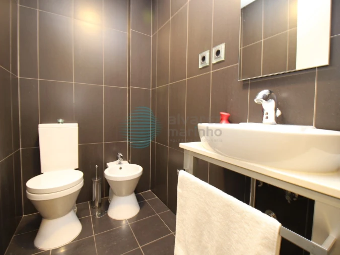 Escritório para Arrendamento em Santa Maria, São Pedro e Matacães Foto 8