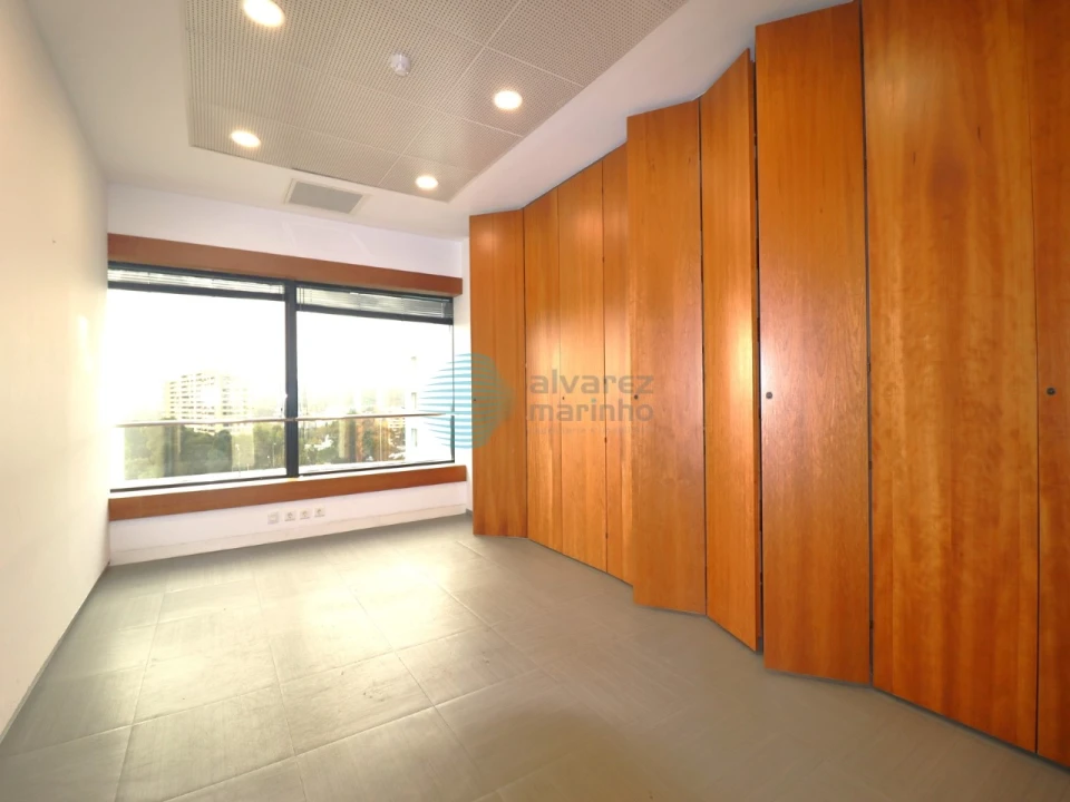 Escritório para Arrendamento em Avenidas Novas Foto 9