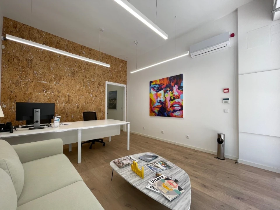 Loja para Cedência de Quotas em Avenidas Novas Foto 1