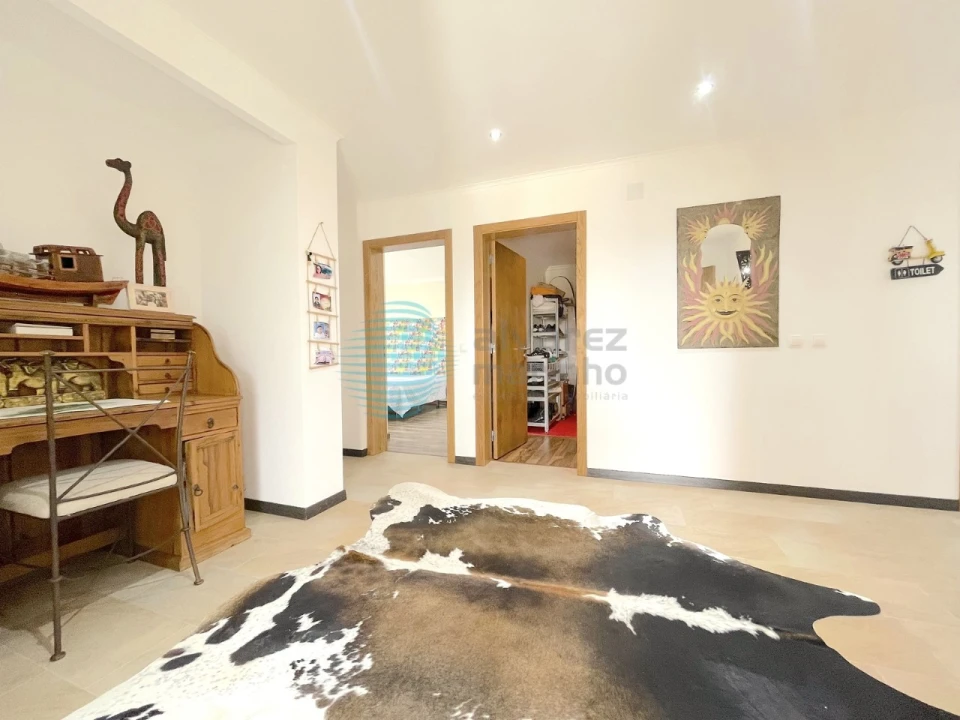 Moradia T7 para Venda em São Pedro da Cadeira Foto 12