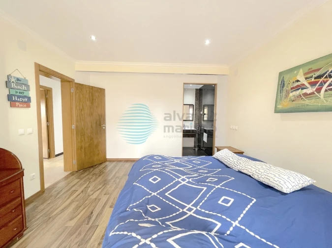 Moradia T7 para Venda em São Pedro da Cadeira Foto 24