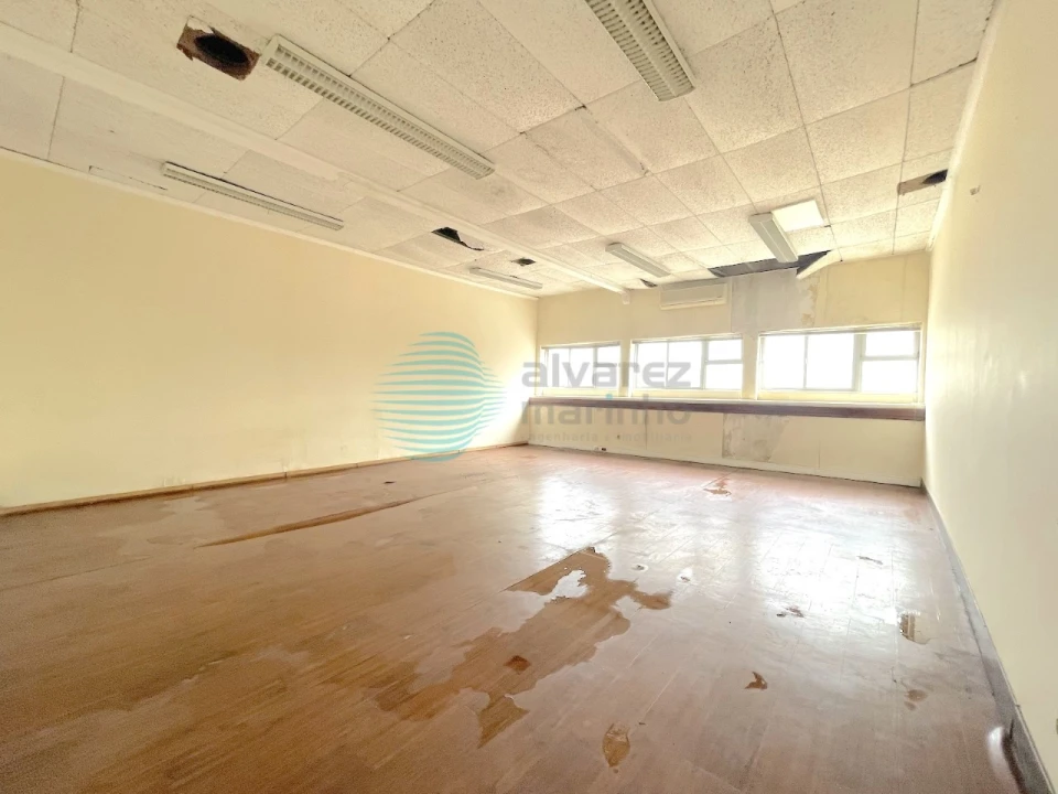 Armazém para Arrendamento em Santa Maria, São Pedro e Matacães Foto 11