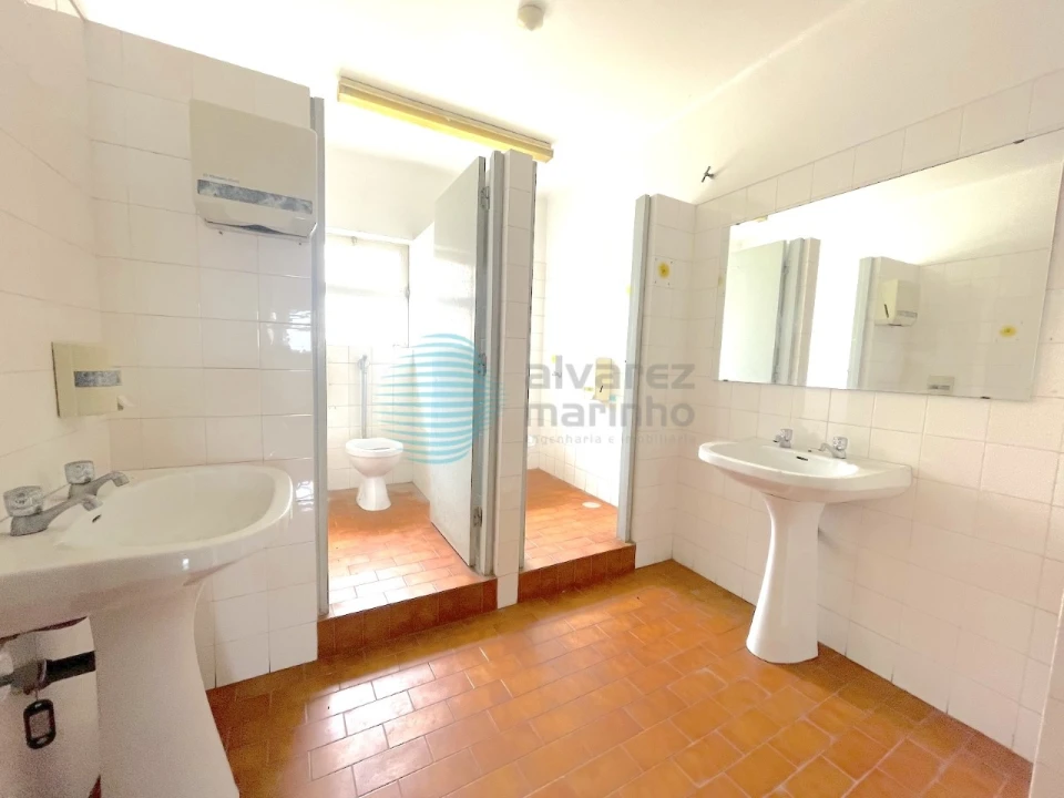 Armazém para Arrendamento em Santa Maria, São Pedro e Matacães Foto 17