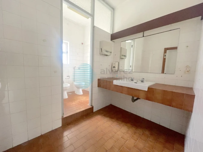 Armazém para Arrendamento em Santa Maria, São Pedro e Matacães Foto 8