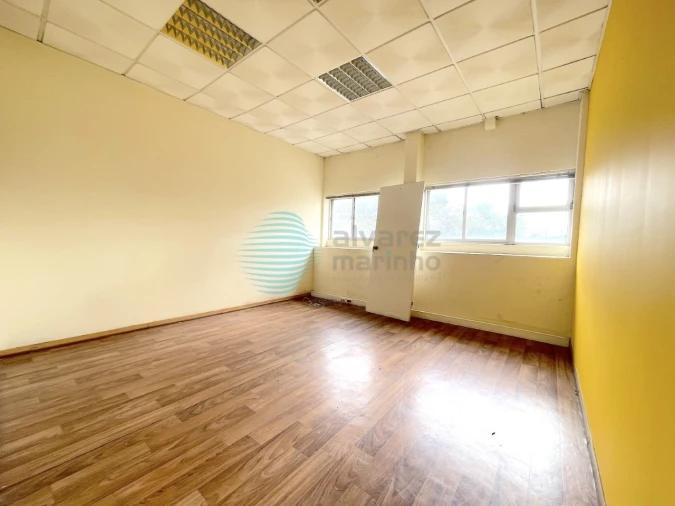 Armazém para Arrendamento em Santa Maria, São Pedro e Matacães Foto 10