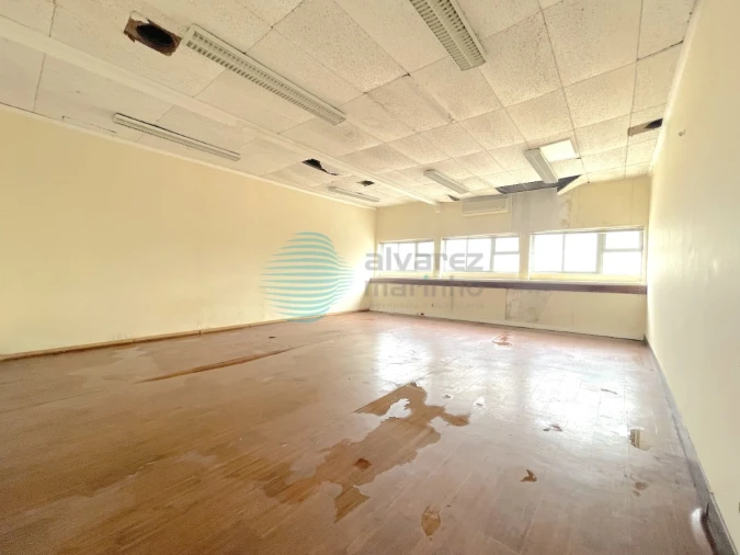 Armazém para Arrendamento em Santa Maria, São Pedro e Matacães Foto 11