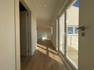 Moradia T4 para Venda em Queluz e Belas
