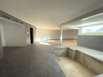 Moradia T4 para Venda em Queluz e Belas