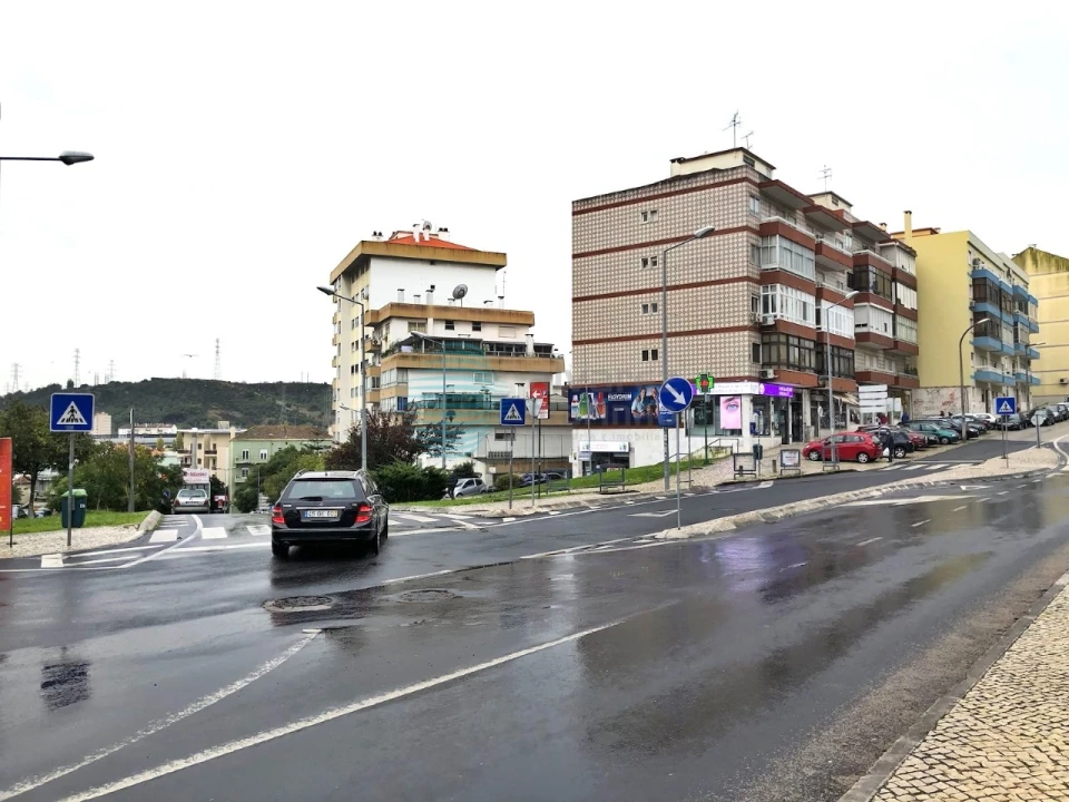 Loja para Venda em Odivelas Foto 3