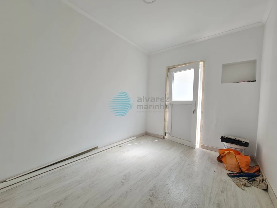 Moradia T3 para Venda em Ajuda Foto 2