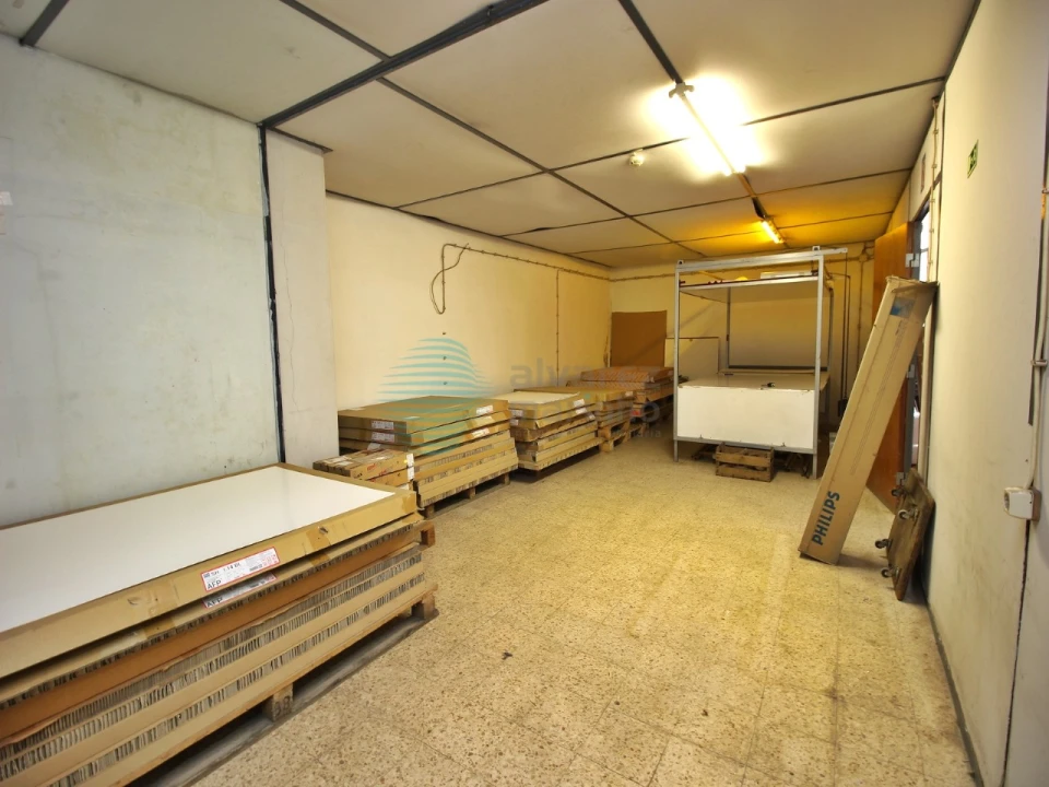 Loja para Arrendamento em Odivelas Foto 9