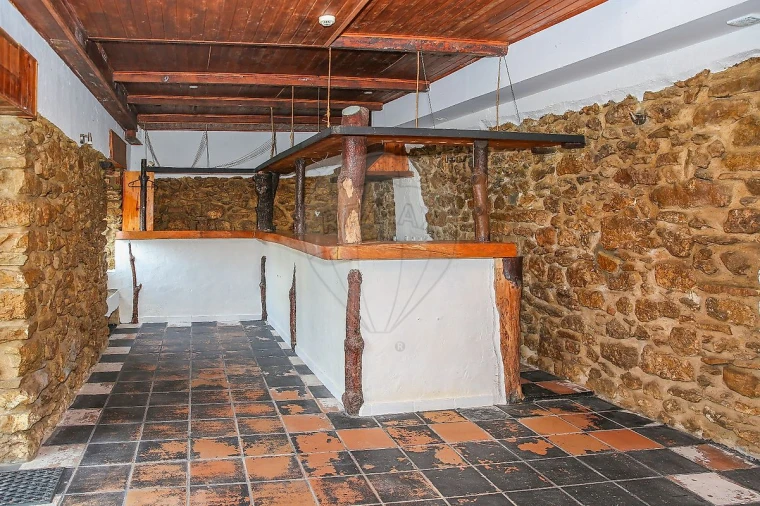 Loja para Arrendamento em Arranho Foto 4