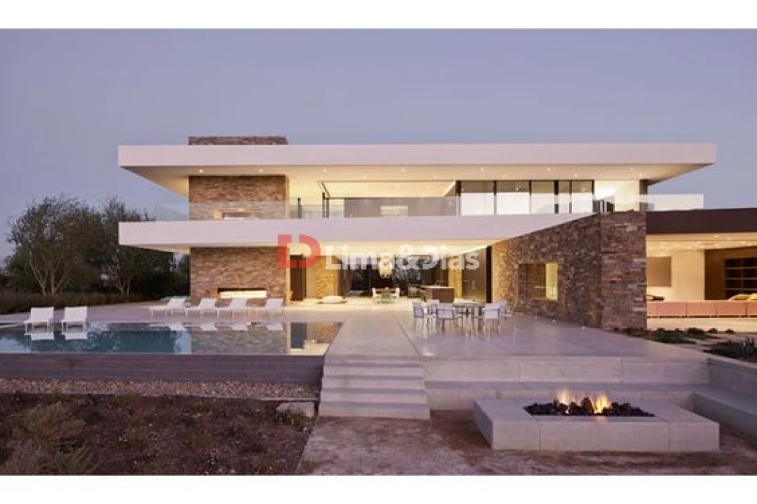 Moradia T6 para Venda em Cascais e Estoril Foto 1