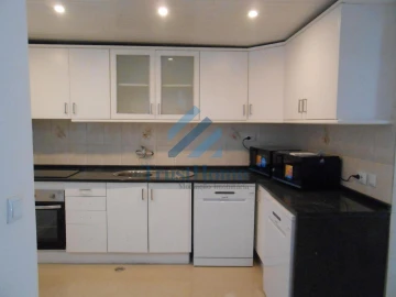Moradia T9 para Venda em Ajuda