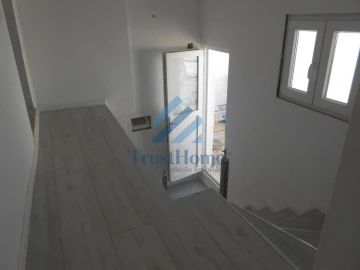 Moradia T9 para Venda em Ajuda