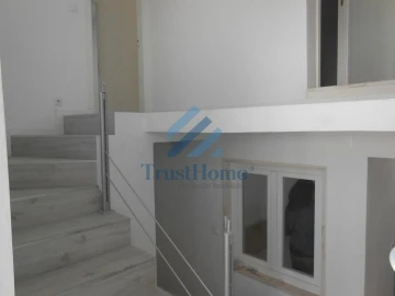 Moradia T9 para Venda em Ajuda