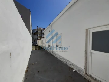 Moradia T9 para Venda em Ajuda