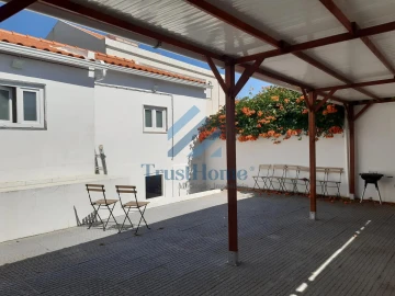 Moradia T9 para Venda em Ajuda