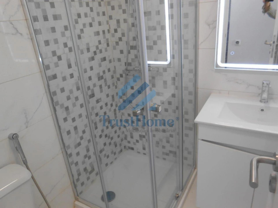 Moradia T9 para Venda em Ajuda Foto 26