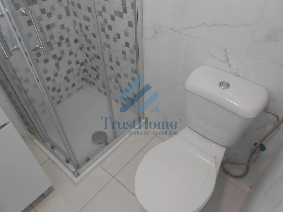 Moradia T9 para Venda em Ajuda Foto 28